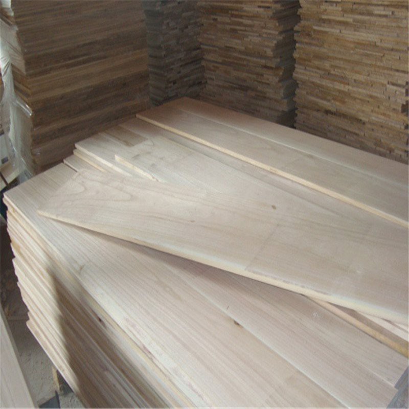 Ei Scar Knot Poplar -paneeli